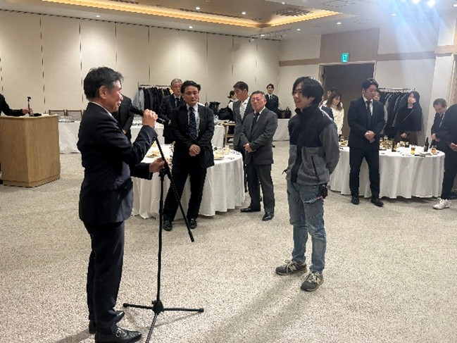 全国技能大会敢闘賞の久野さん